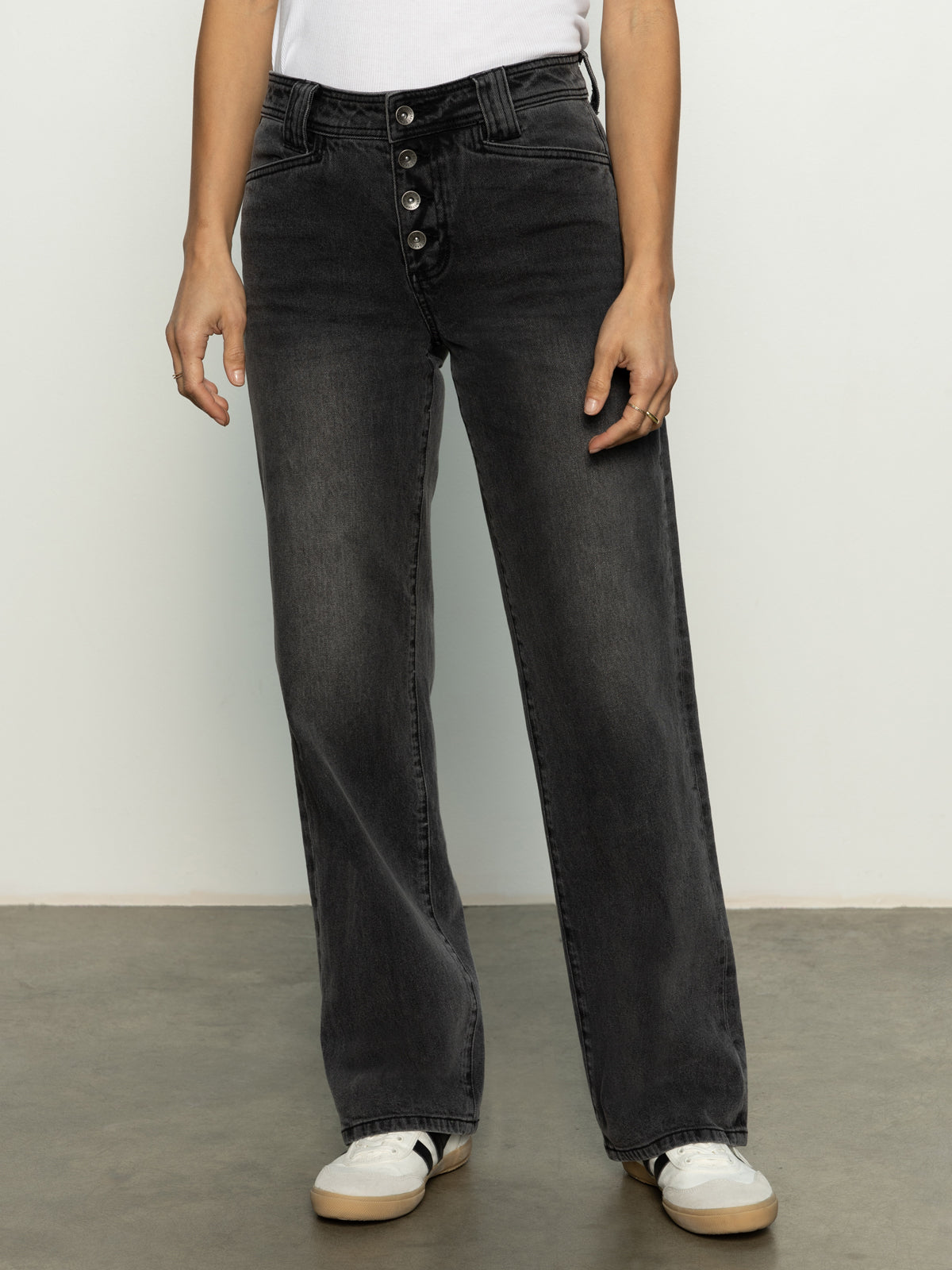 Luna Cuffed Standard Rise Jeans Dark Smoke